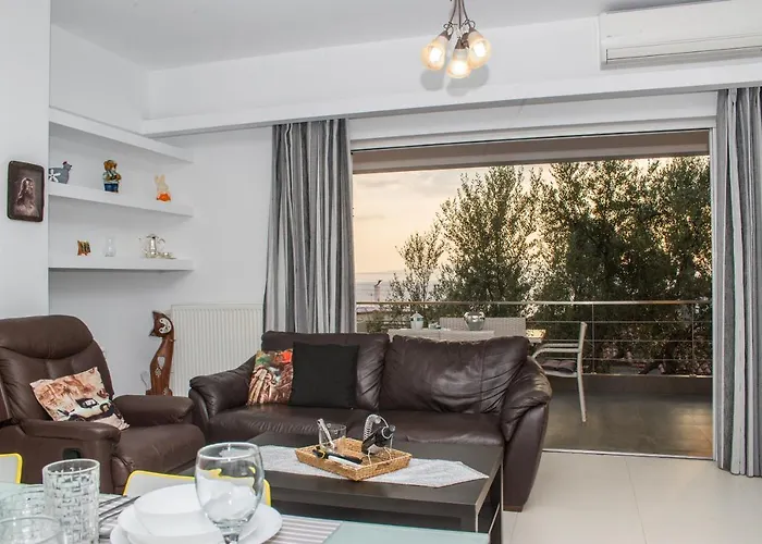 Nina\'S Villa, Cosy Seaview Retreat