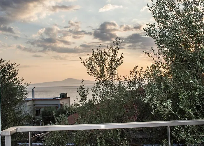 Nina\'S Villa, Cosy Seaview Retreat